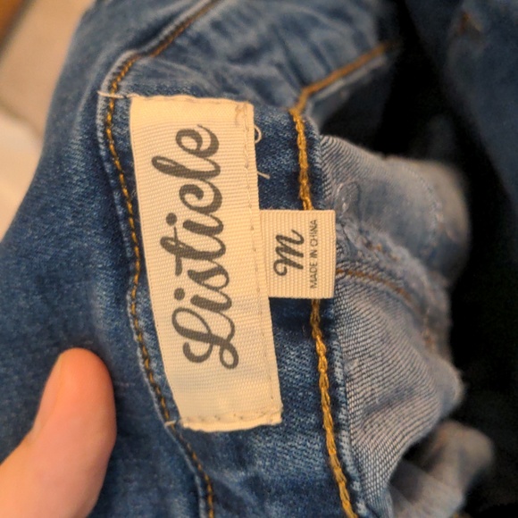 Listicle Short Jean Overalls - Picture 3 of 3